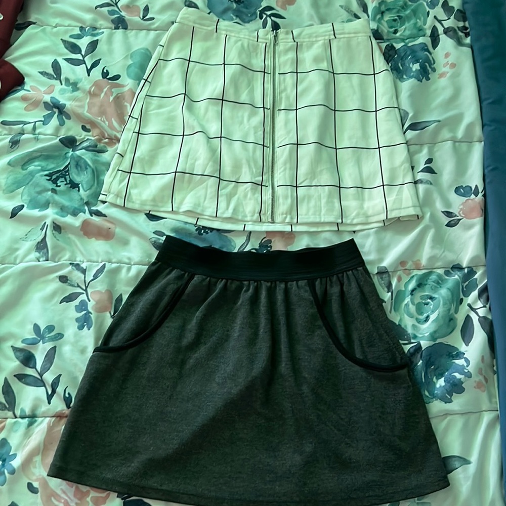 White and black grid mini skirt and black and grey mini skirt with pockets - Picture 1 of 2